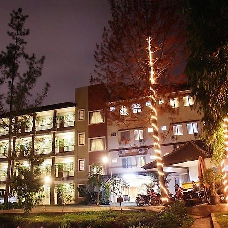Hotel Lotus Bandung Exterior photo