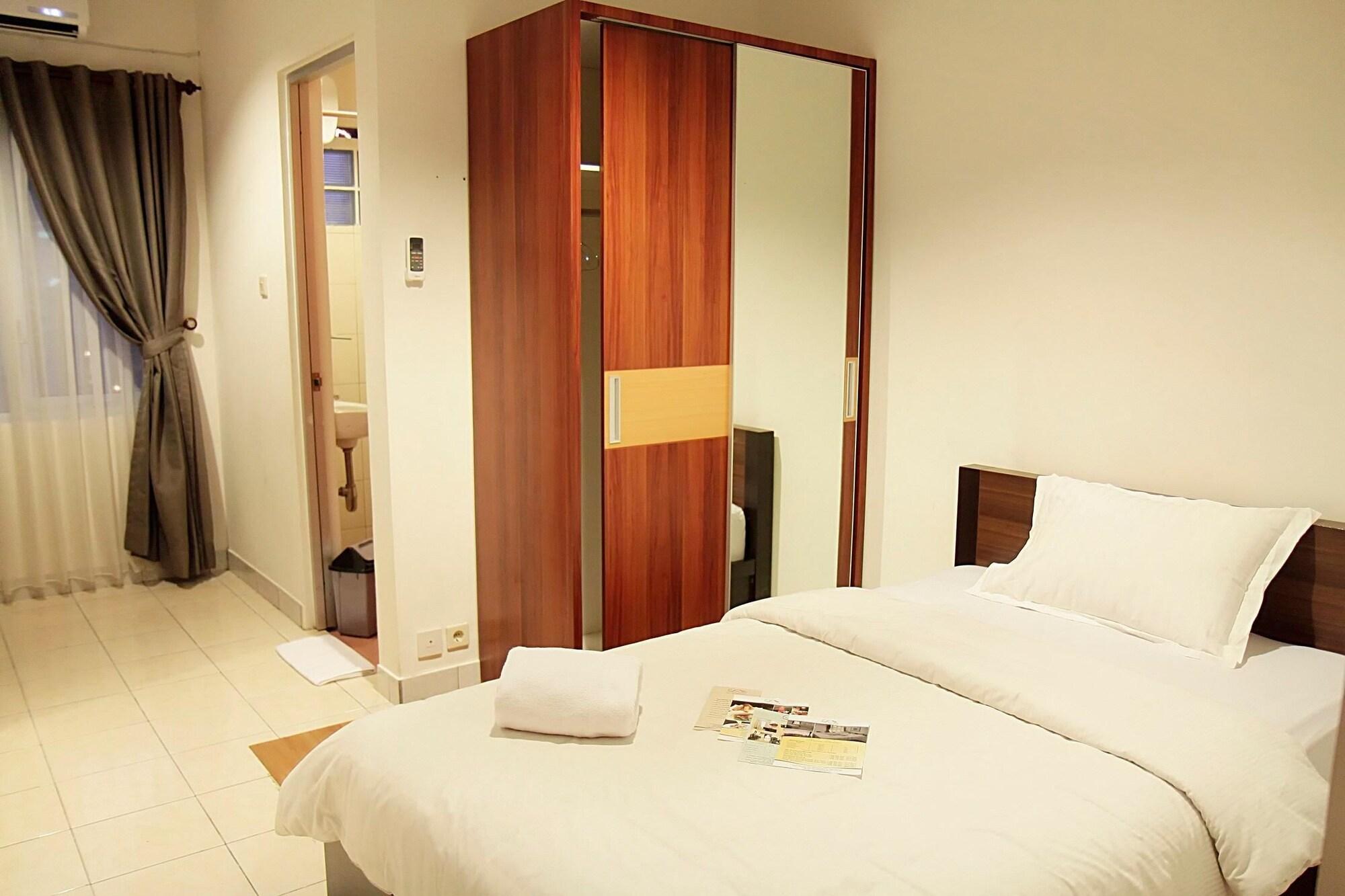 Hotel Lotus Bandung Exterior photo