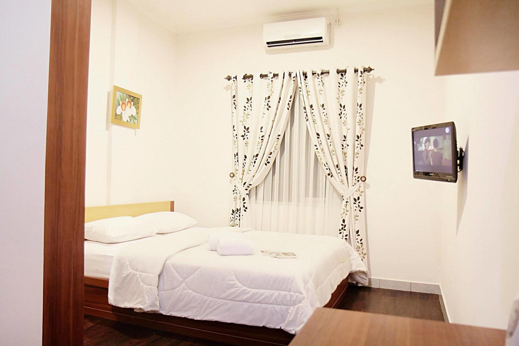 Hotel Lotus Bandung Exterior photo