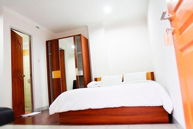 Hotel Lotus Bandung Exterior photo