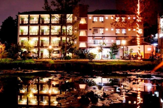 Hotel Lotus Bandung Exterior photo