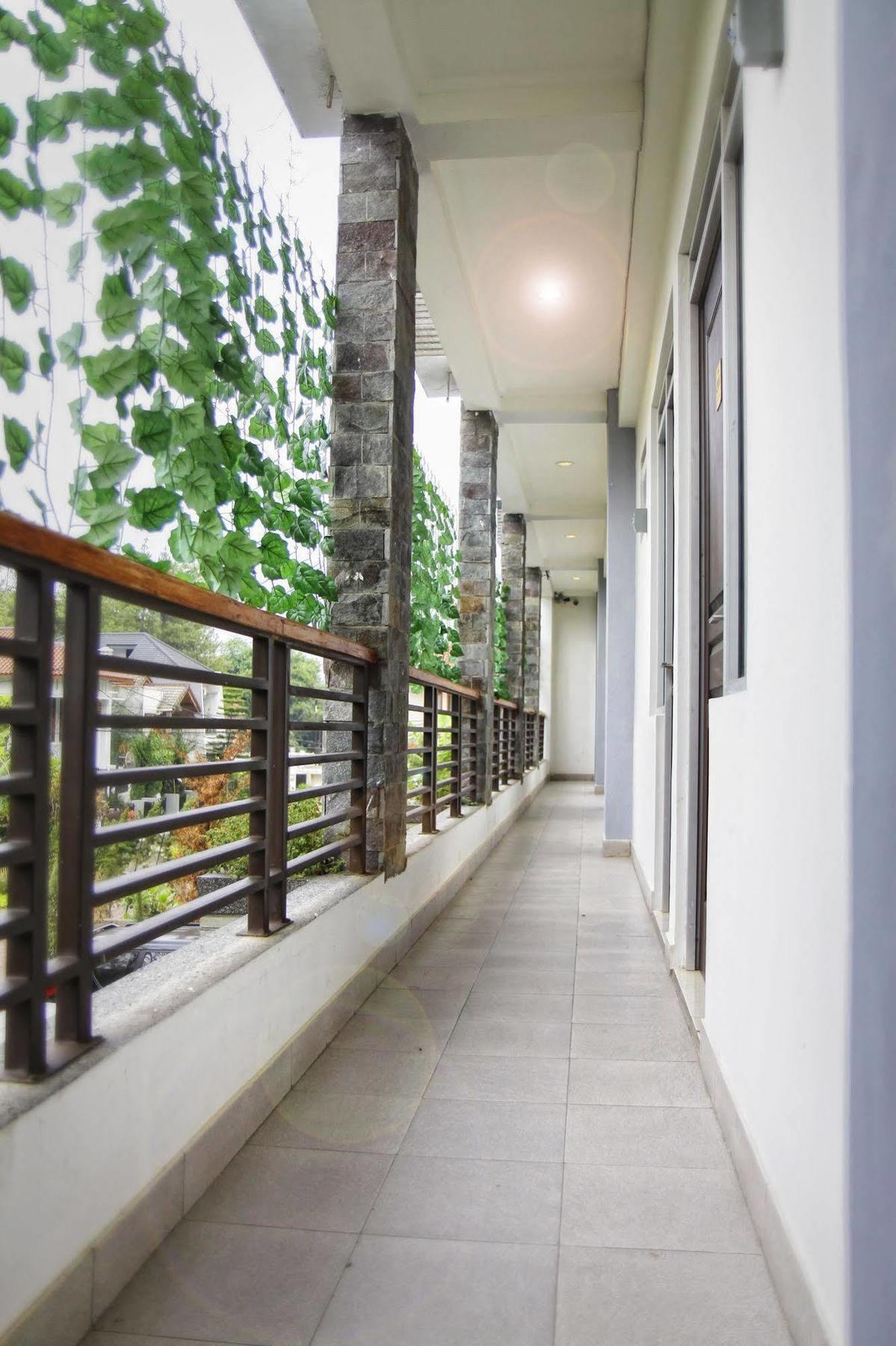 Hotel Lotus Bandung Exterior photo