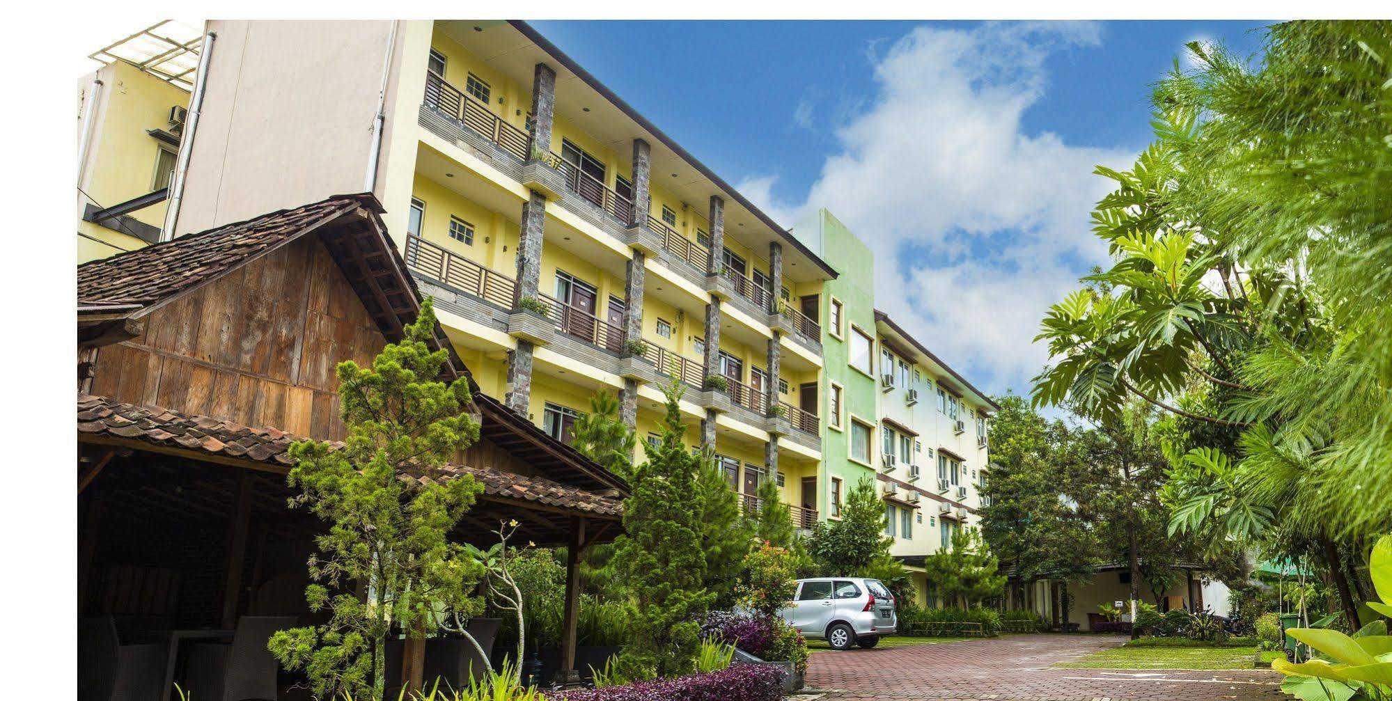 Hotel Lotus Bandung Exterior photo